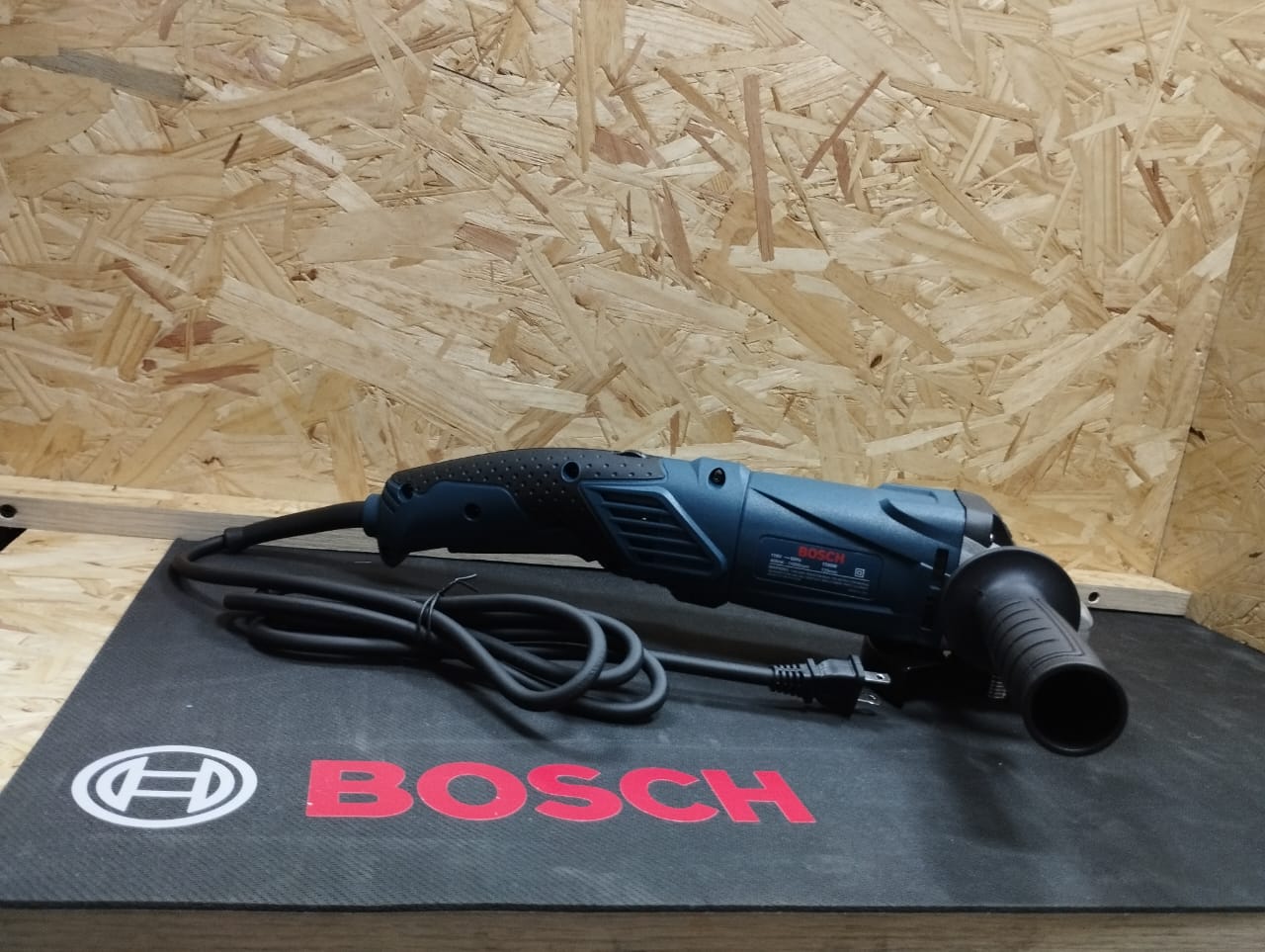 Pulidora Angular De Mano 6 Velocidades 4 1/2 De 1400w Bosch